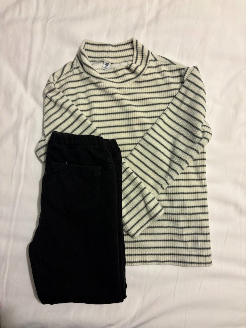 Uniqlo girls matching fleece set - stripes - Size 4-5